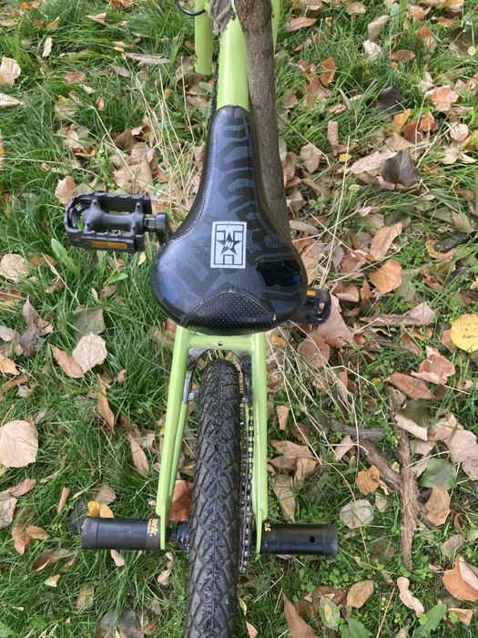 Детски bmx
Рамака:tony hawk attaboy
Пегове: tony hawk
Гуми: 16 цола
Сп