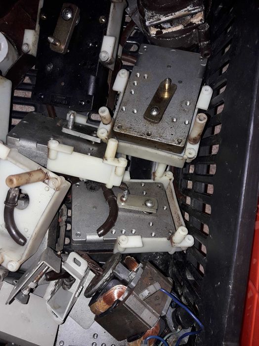 Резервни части за вендинг Зануси