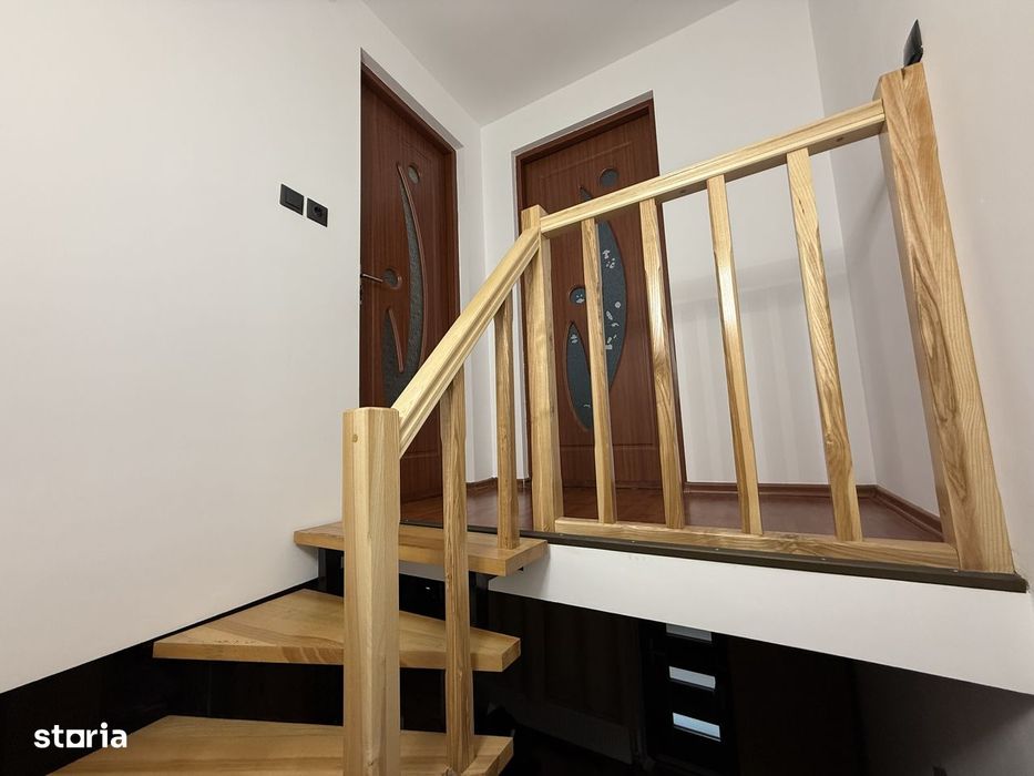 Casa tip duplex de vânzare