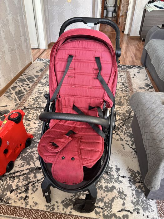 Продам коляску пешите на ватсап