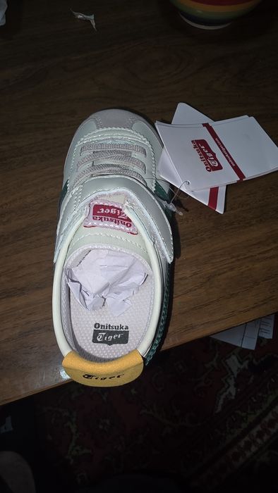 Детские фирменный кроссовки Onitsuka Tiger .