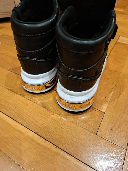 Нови дамски боти Guess