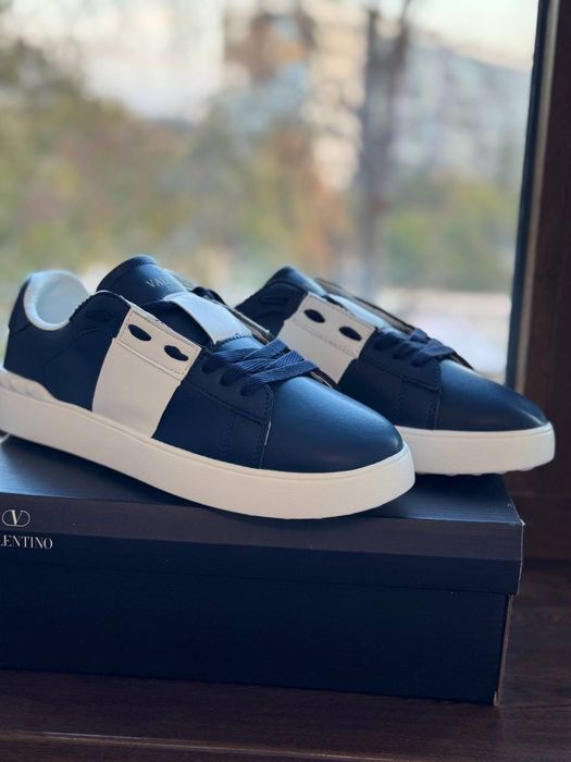 Продажа стильной качественной мужской обуви Valentino