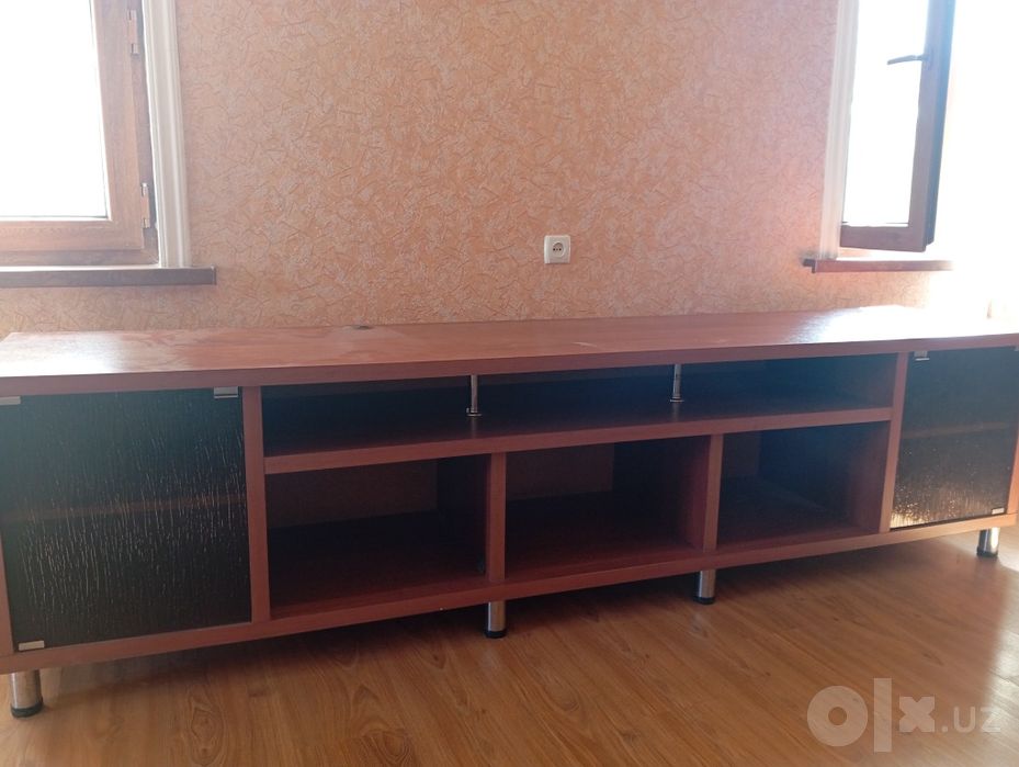 Продаётся тумба под телевизор