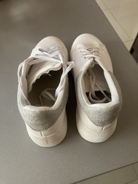 Обувки спортно елегатни