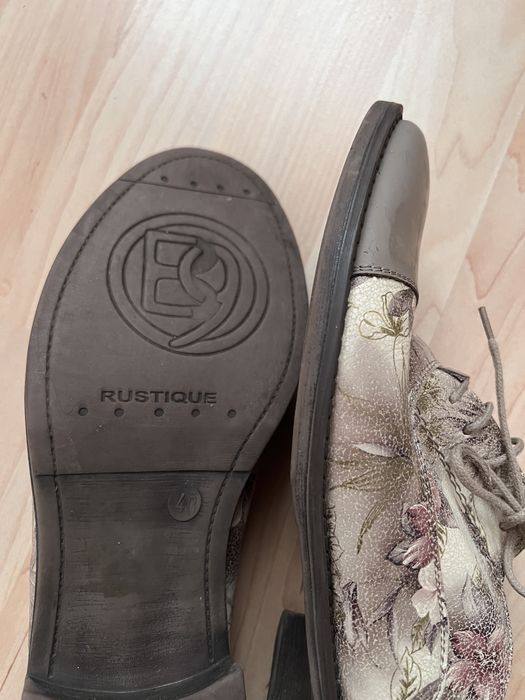 Pantofi de piele Prego cu model floral si snur