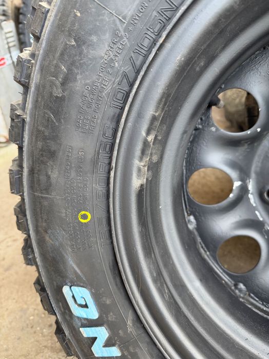 Офроуд гуми с джанти, чисто нови.