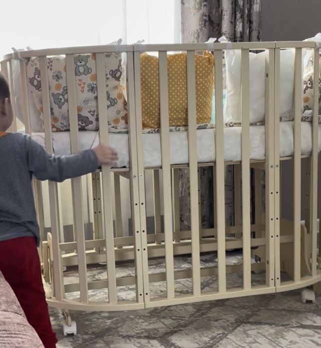 Продам кроватку-трансформер, с функц качания