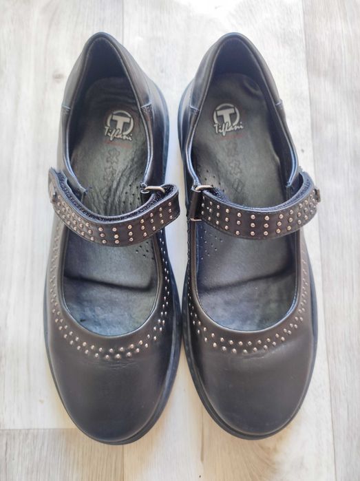 Туфли для девочки 35 рр