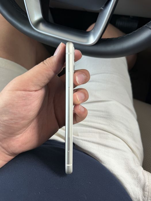 Продам IPhone 11