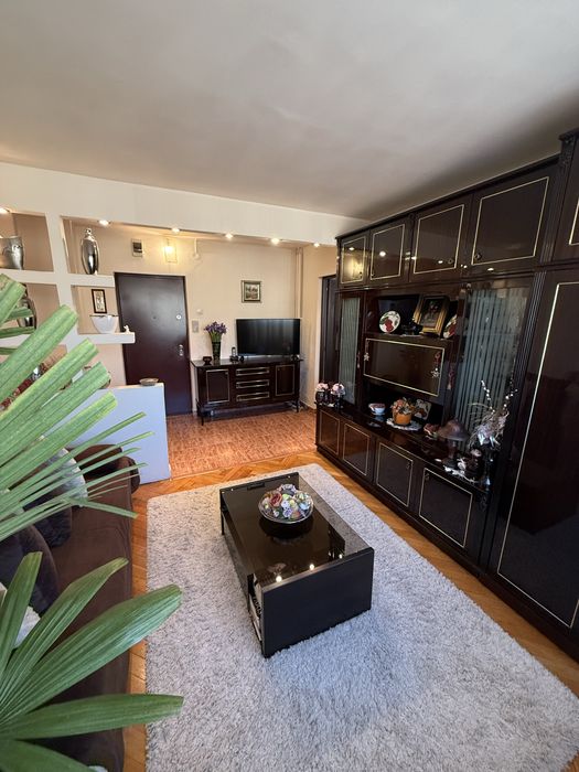 PF apartament prima inchiriere!