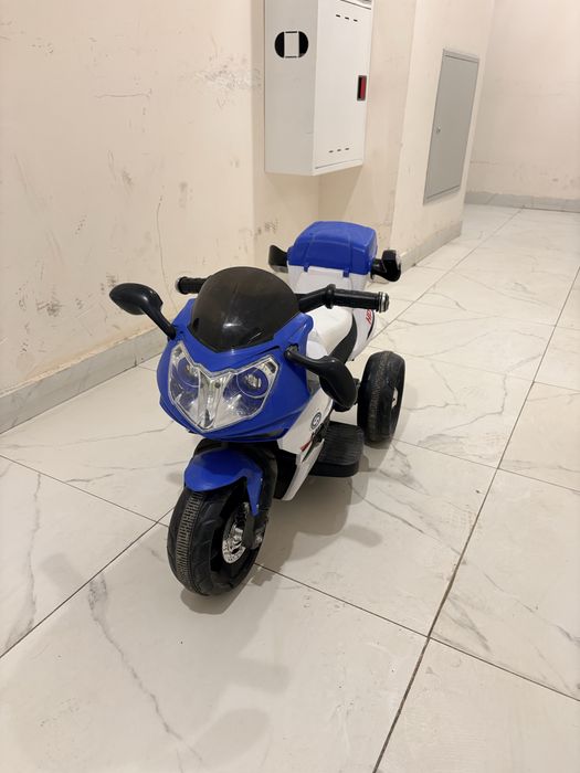 Продается детский мотоцикл, зарядка имеется рабочий. Пульта нет,