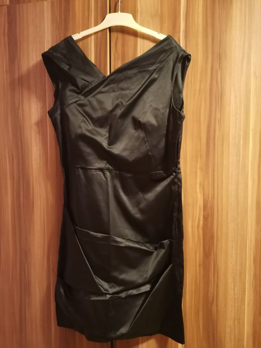 Vand rochii  de ocazie marimea 42