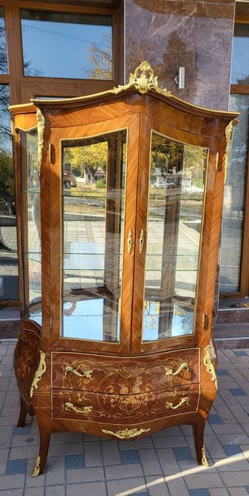 Италианска барокова витрина