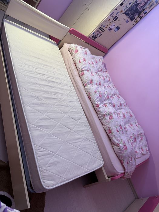 Легло+1
Едно основно и едно, което се вади отдолу+два матрака