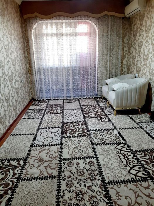 Юнусабад 8 квартал. Продается квартира 2/2/4