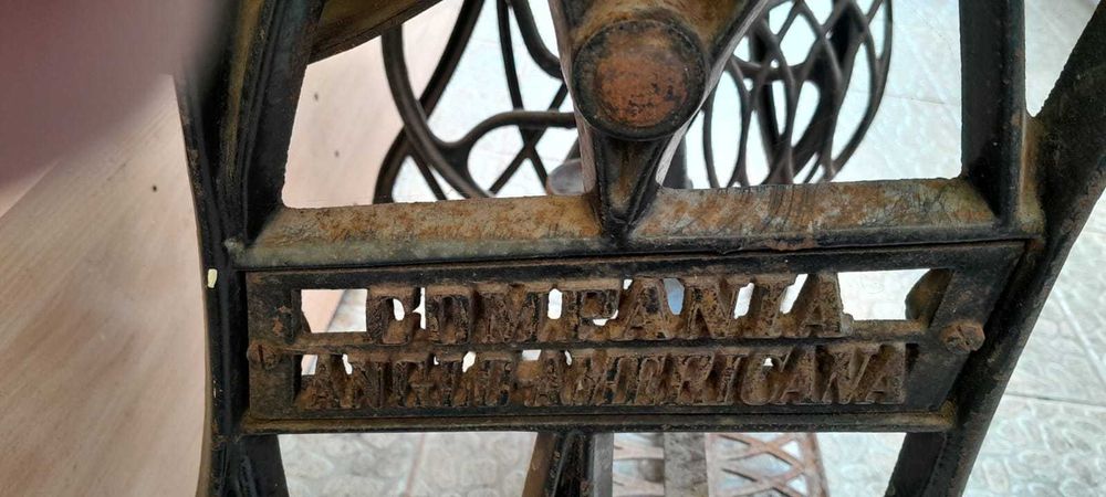 Masina de cusut marca Compania AngloAmericana