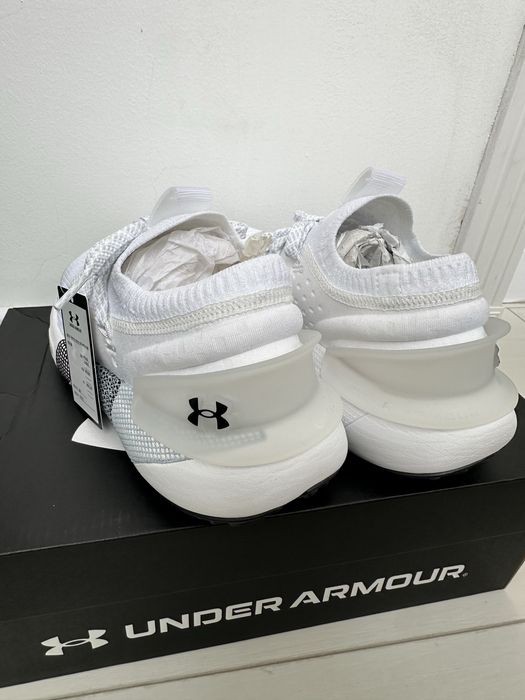 Женские кроссовки Under Armour