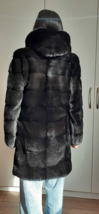 Продам норковую шубу