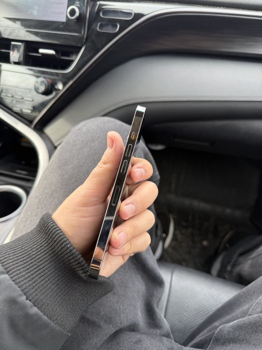 Айфон 13 про, 76% батарея