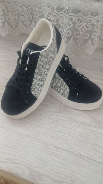 Продам обувь новые