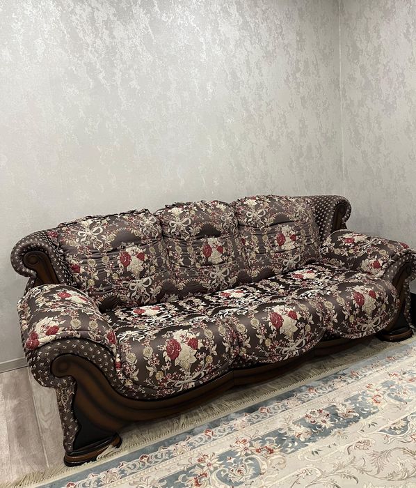 Продается Диван б/у