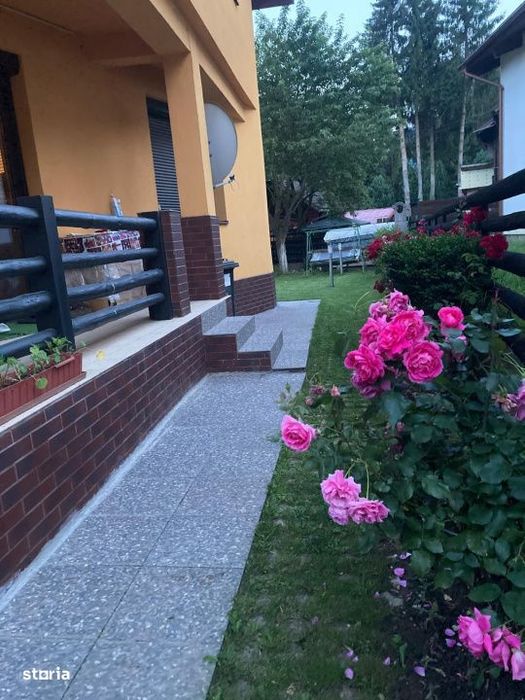 Vila P+M moderna, 4 camere, teren 500 mp – Busteni, cu semineu si zo