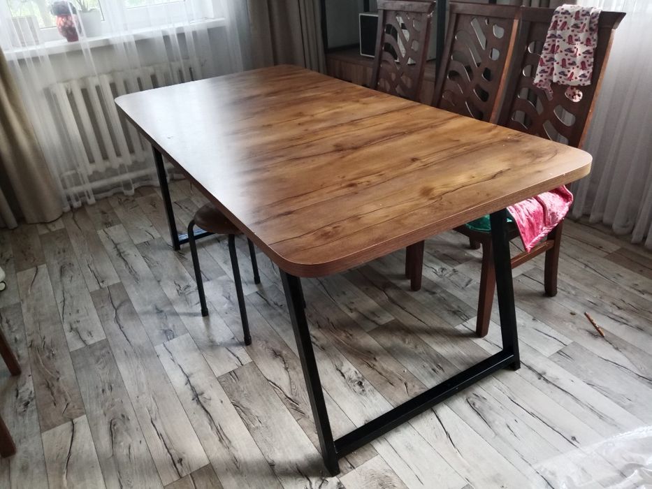 Стол обеденный кухонный