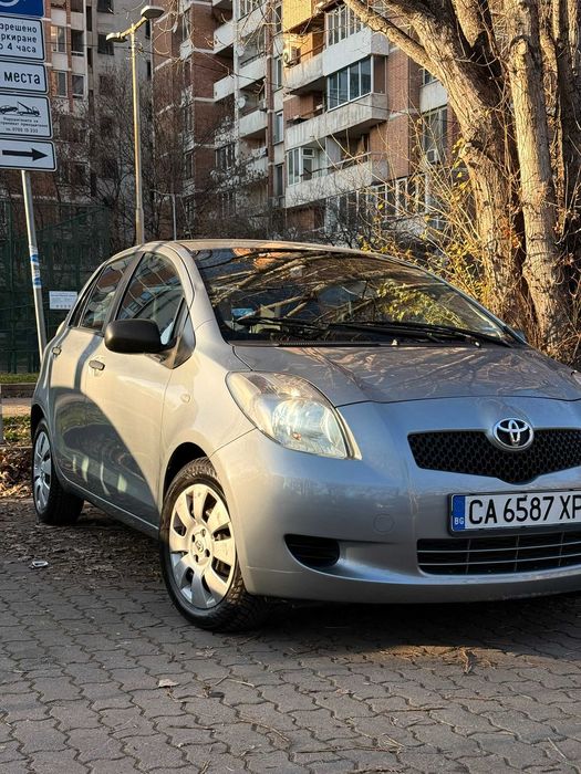 Продавам Тойота Ярис в отлично състояние