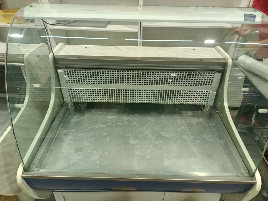 Холодильник вертикальный