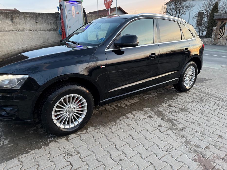 Audi Q5  Audi Q5