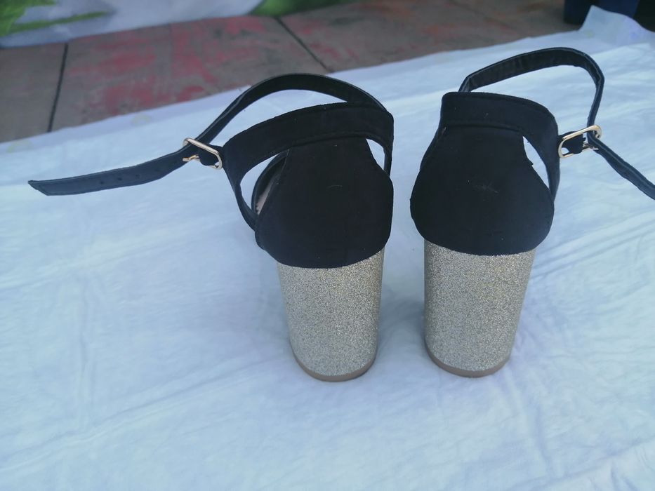 Pantofi de dama negru cu auriu