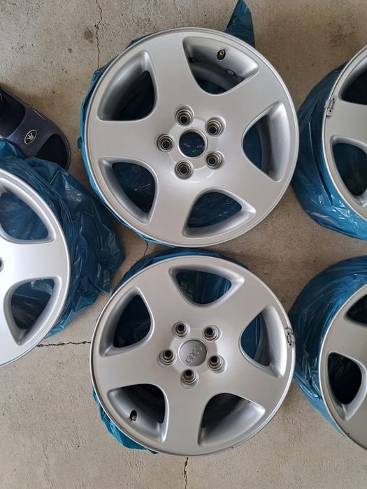 Vând jante aliaj originale Audi 5x112, anvelope 205 55 R16