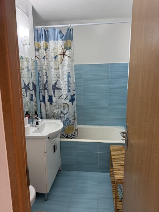 Inchiriez apartament decomandat 2 camere in Arad, Micalaca zona 300 vis a vis de Universitatea UAV