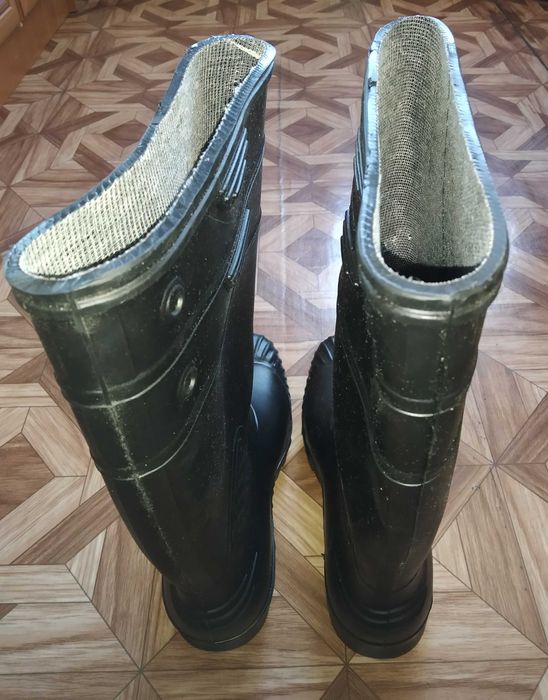 Резиновые сапоги