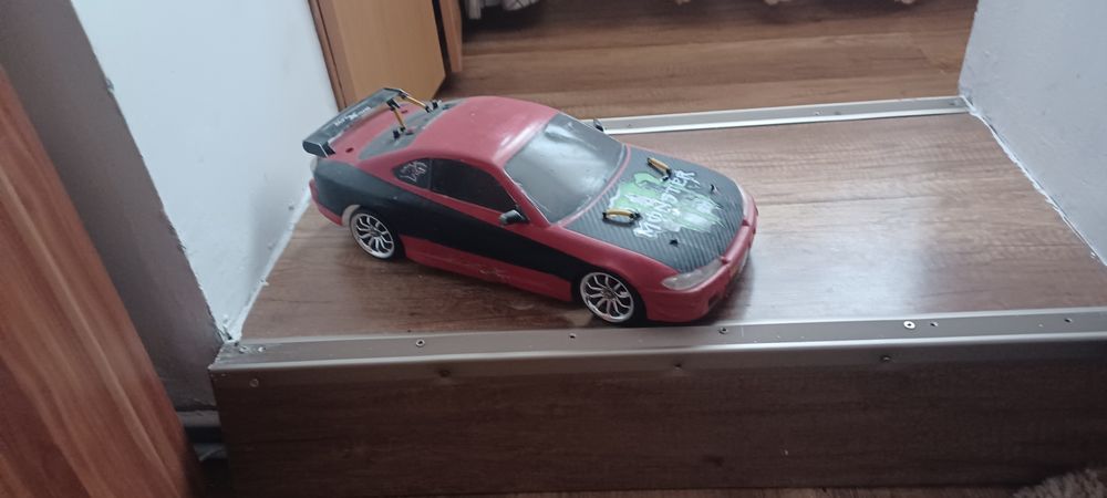 Autmodel 1/10 Tamya drift 4x4 WD cu lumini  fata-spate pret 800 ron n