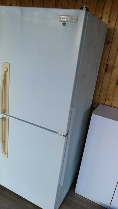 Хладилник с фризер