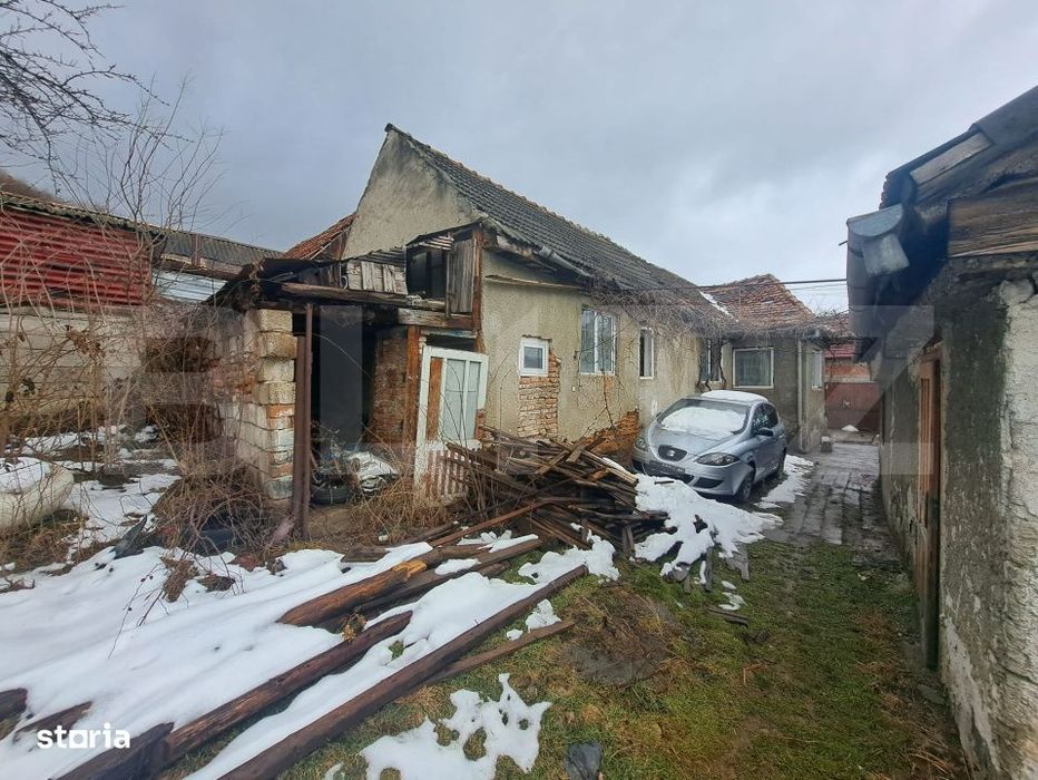 Casa de renovat cu teren generos 1.400 mp – Codlea