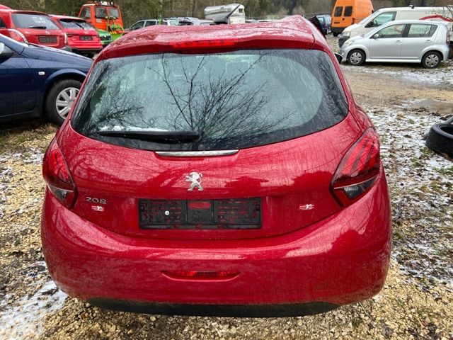 Peugeot 208 1.2 PureTech Allure / Пежо 208 1.2