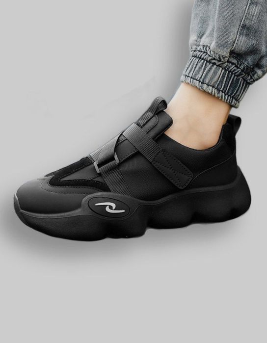 Крассовки мужские черные