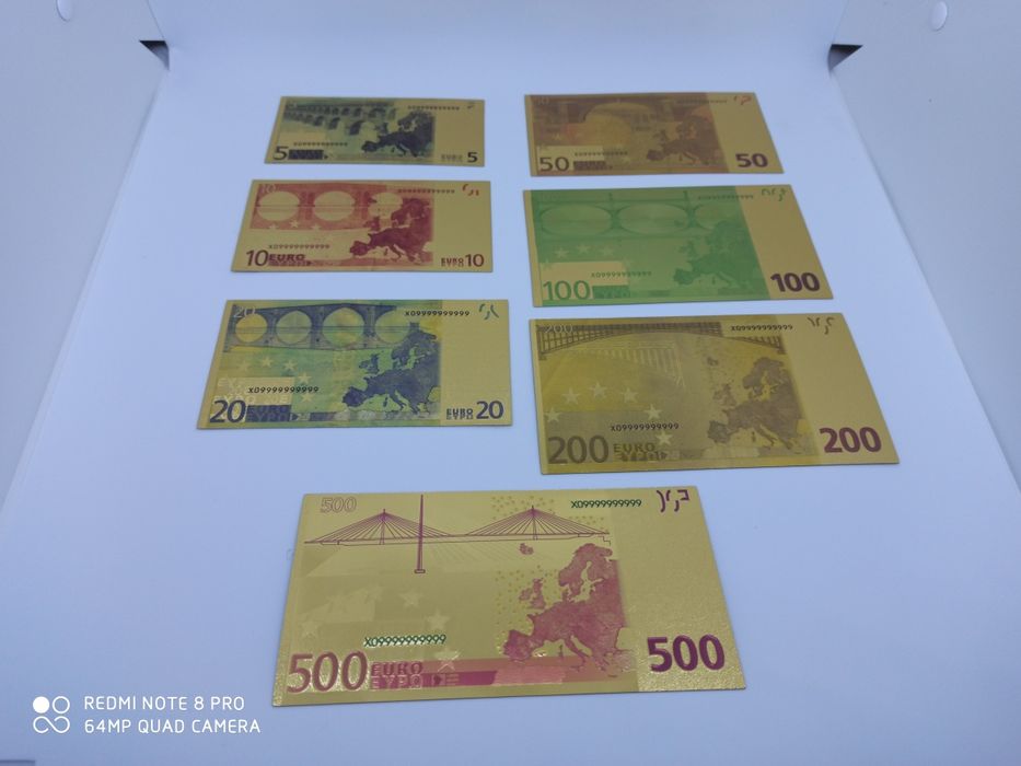 Златни банкноти евро,долари