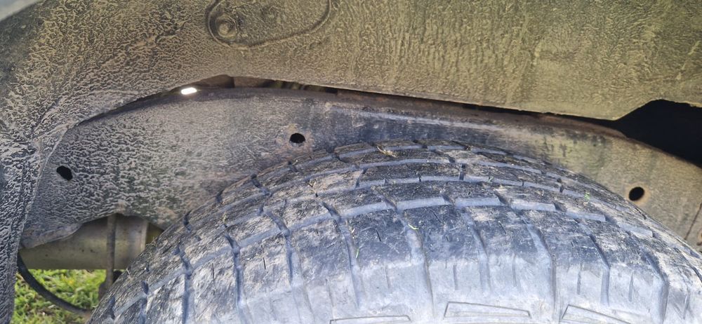 Vând nissan Terrano2