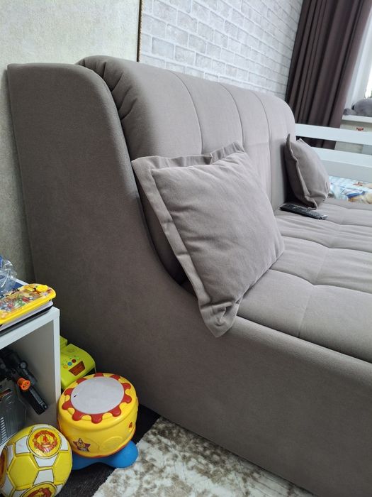 Продам диван Амадей