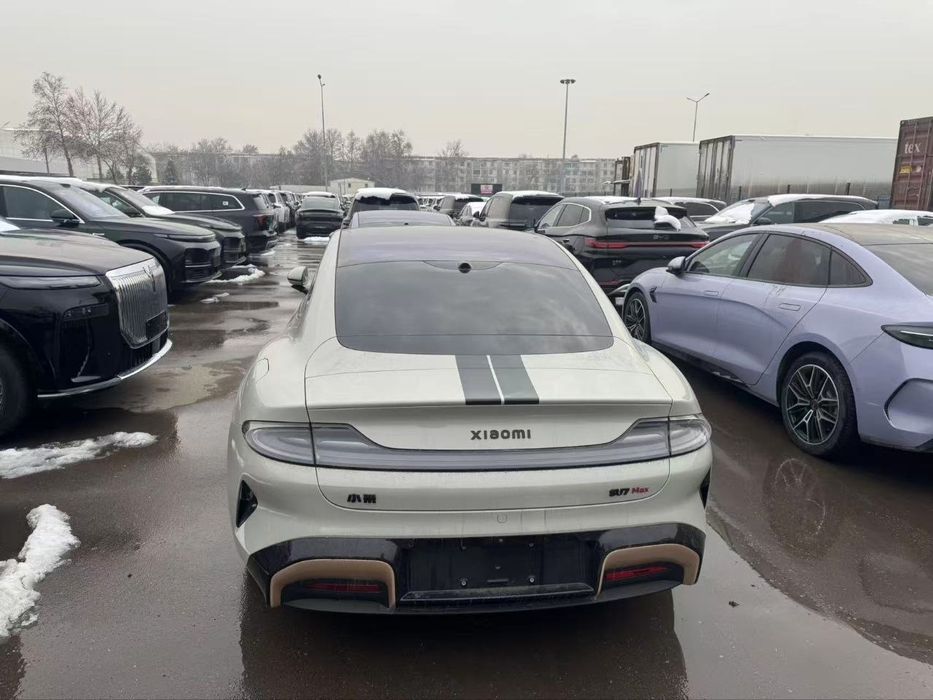Xiaomi SU7 Max AWD 800 km EV