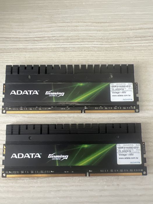 Рам памет 4GB DDR3 1600 ADATA XPG - AX3U1600GC4G9-BG