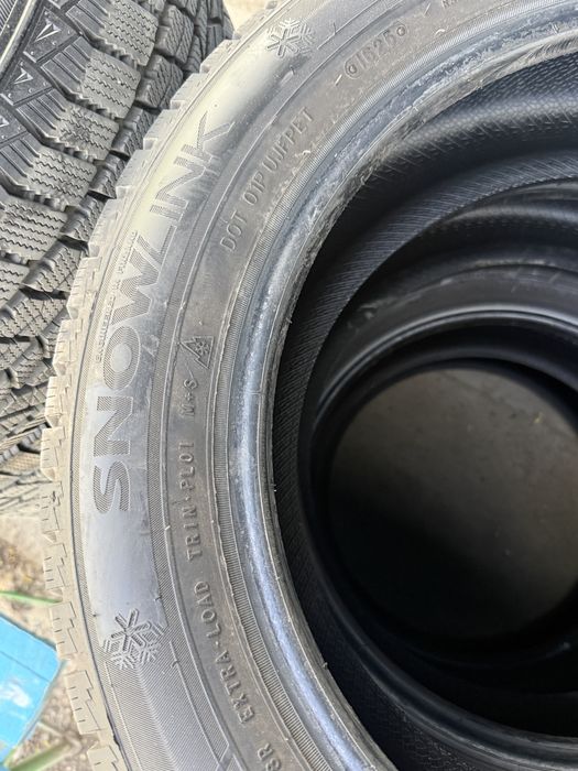 зимние шины 215/55/17