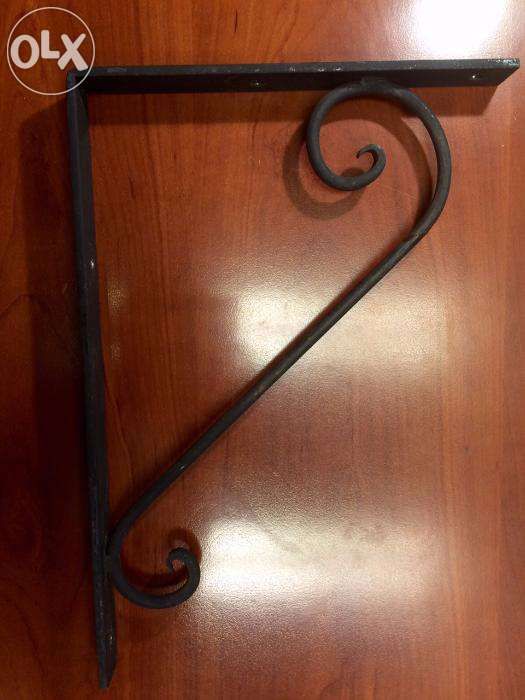 Cornier din fier forjat