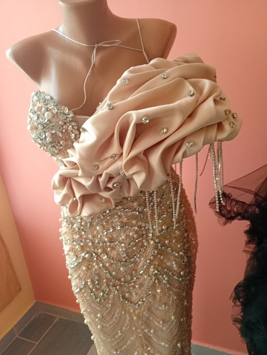 Официална рокля косовска