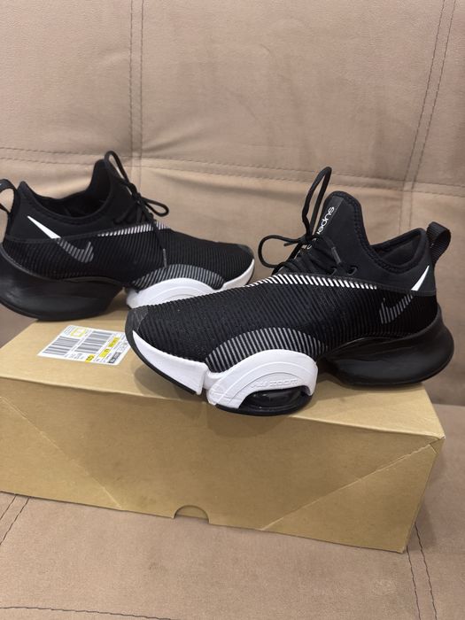 Чисто нови NIKE Air Zoom Superrep
