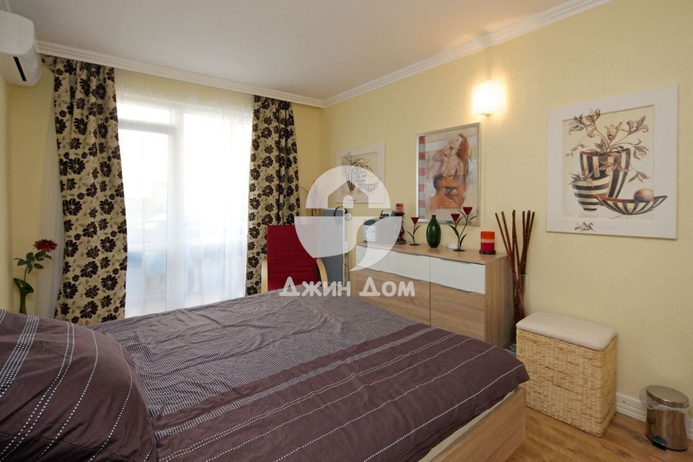 Продава се Двустаен апартамент в к.к. Слънчев бряг - 64 кв.м за 1360 €/кв.м - Снимка #2